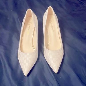 Brand New Liguann Riox Quarter inch heels size 8